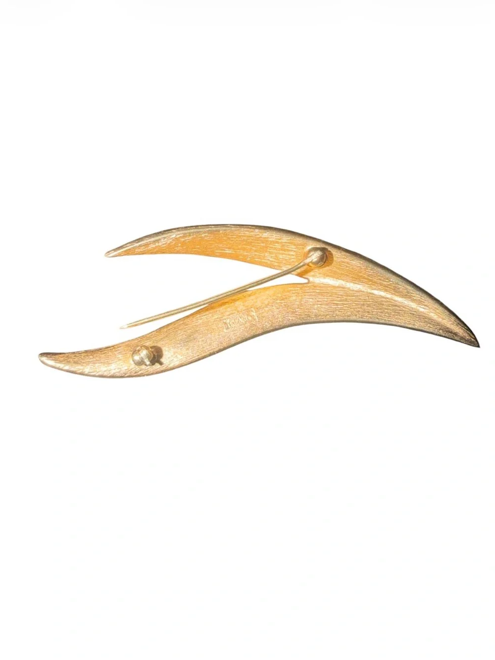 Vintage Trifari Gold Tone Leaf Brooch in Blue Velvet Box
